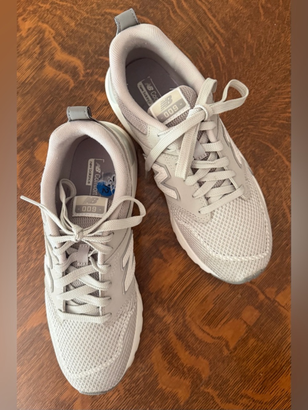 New Balance Light Tan Mesh Sneakers Women’s Sz 7.5 Athletic Shoes